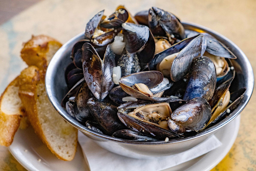 Penn Cove Shellfish offers overnight shipping of clams, oysters and mussels right to your door. (Whidbey and Camano Islands Tourism)
