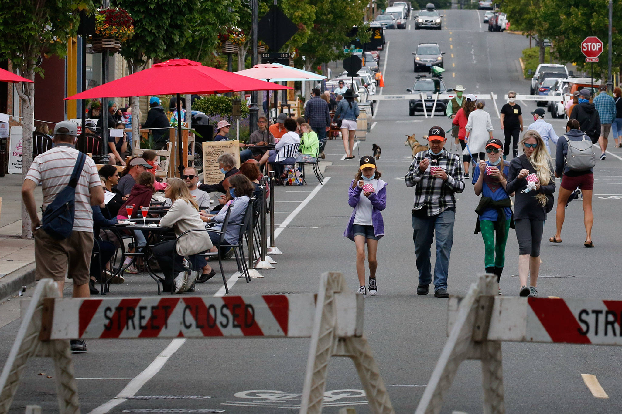 In 2020, the best seat in the house wasn’t a see-and-be-seen “display table,” or a secluded corner booth. Prime seating was anywhere outside, even in a parking lot — the farther away from other people, the better. (Kevin Clark / Herald file)