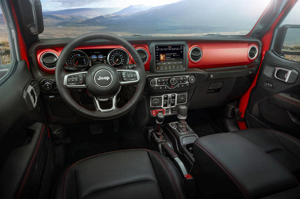 Functionality and eye appeal are among the virtues of the 2021 Jeep Gladiator interior. (Manufacturer photo)
