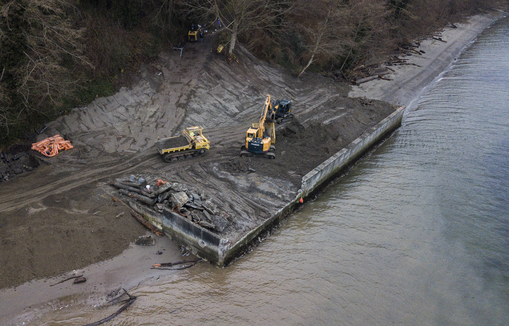 Recognizing How Bulkheads Change the Shoreline, Shore Stewards