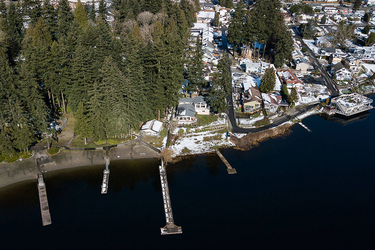 Neighbors irked over Everett’s proposal for Silver Lake trail