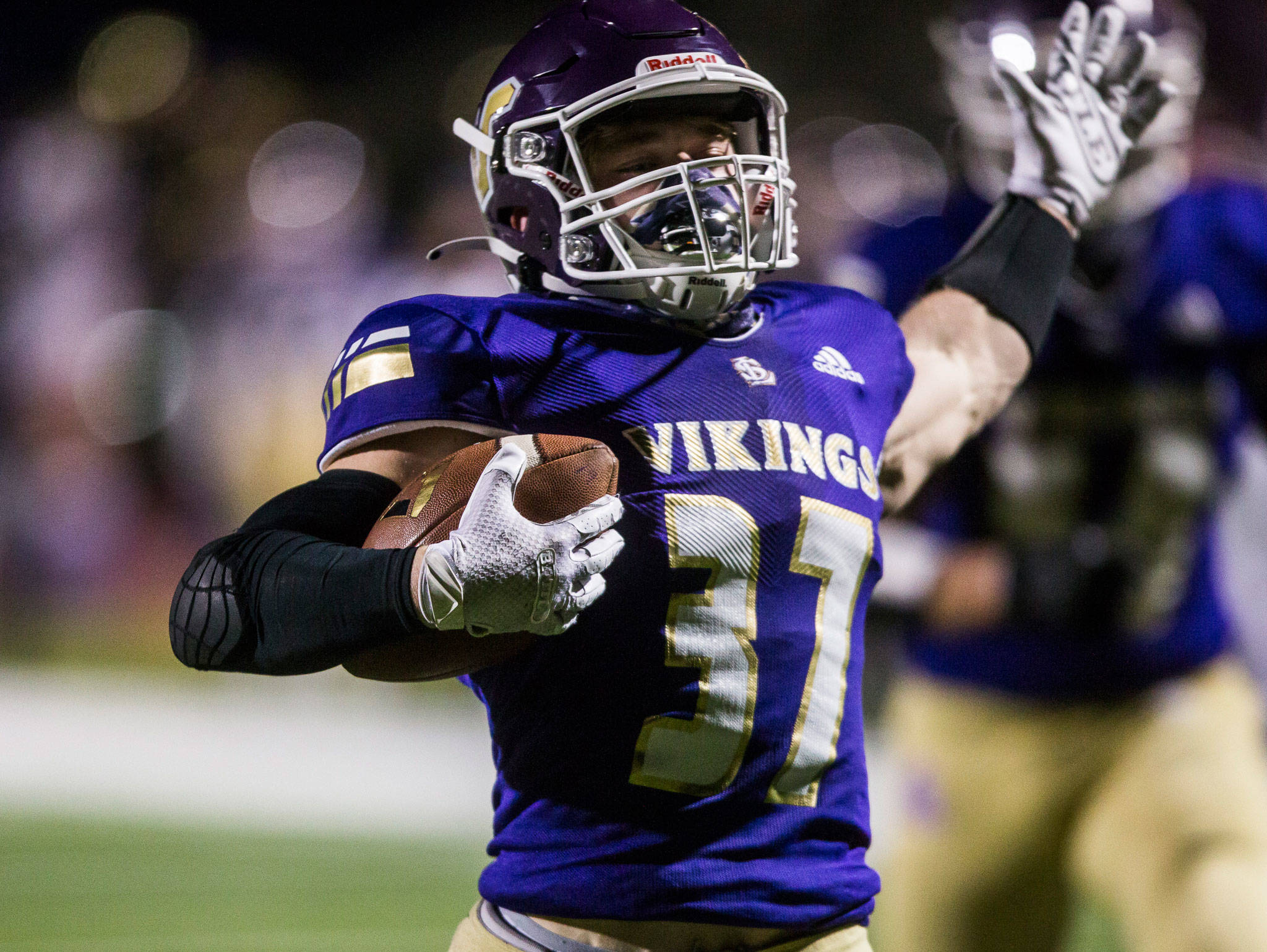 Lake Stevens running back Jay Roughton runs in for a touchdown during a game against Archbishop Murphy on March 6 in Lake Stevens. (Olivia Vanni / The Herald)