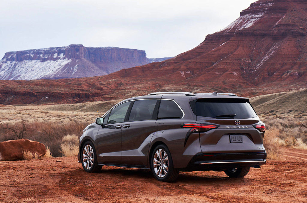 Kick-type hands-free operation for the power sliding side doors and tailgate is standard on the 2021 Toyota Sienna, excluding the base LE model. (Manufacturer photo)
