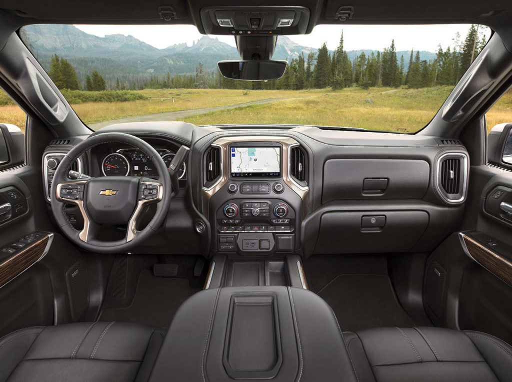Wireless Android Auto and Apple CarPlay capability are available on the 2021 Chevrolet Silverado 1500. The top-level High Country interior is shown here. (Manufacturer photo)
