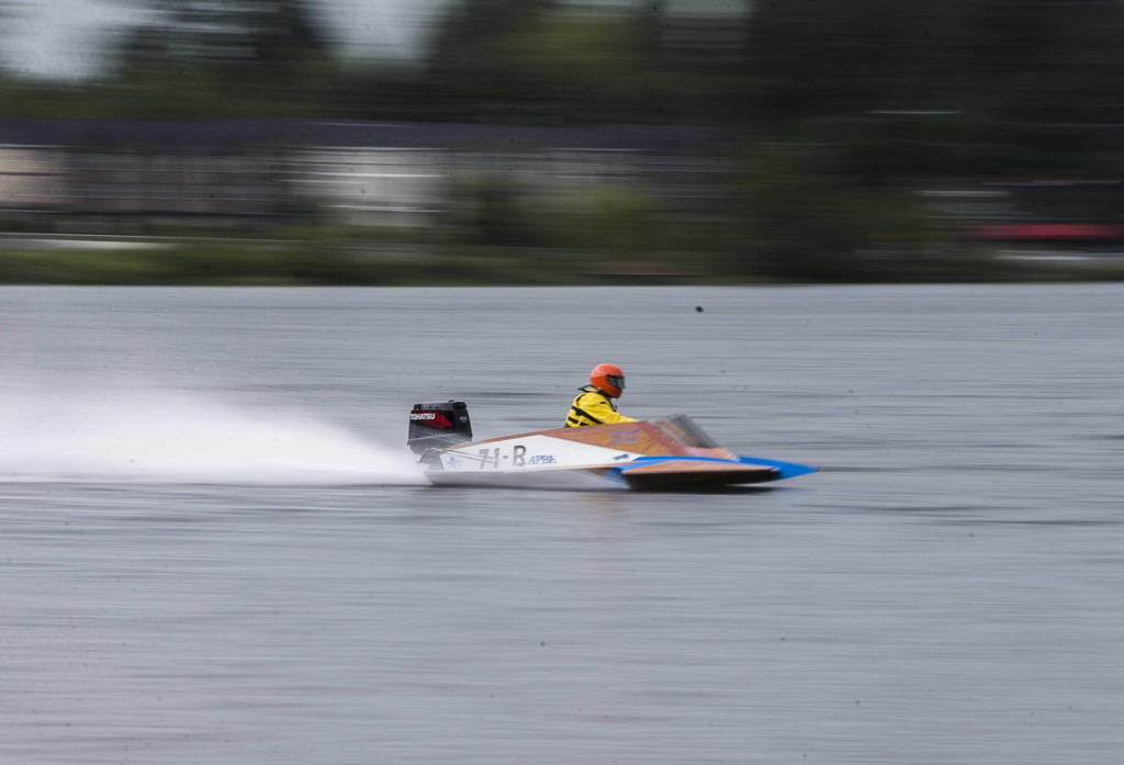 Mitchell Sampson races around the first turn of the course during the Silver Lake Regatta on Saturday, June 5, 2021 in Everett, Wash. (Olivia Vanni / The Herald)
