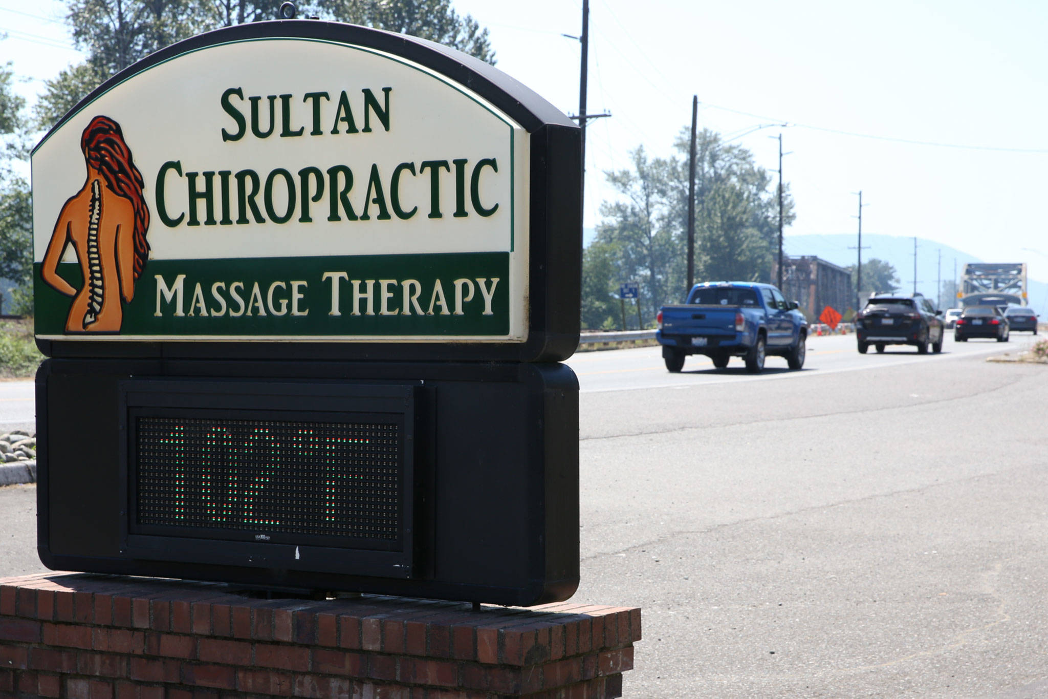 Temperatures reached 102 degrees by 2 p.m. in Sultan and continued to rise Monday. (Kevin Clark / The Herald)