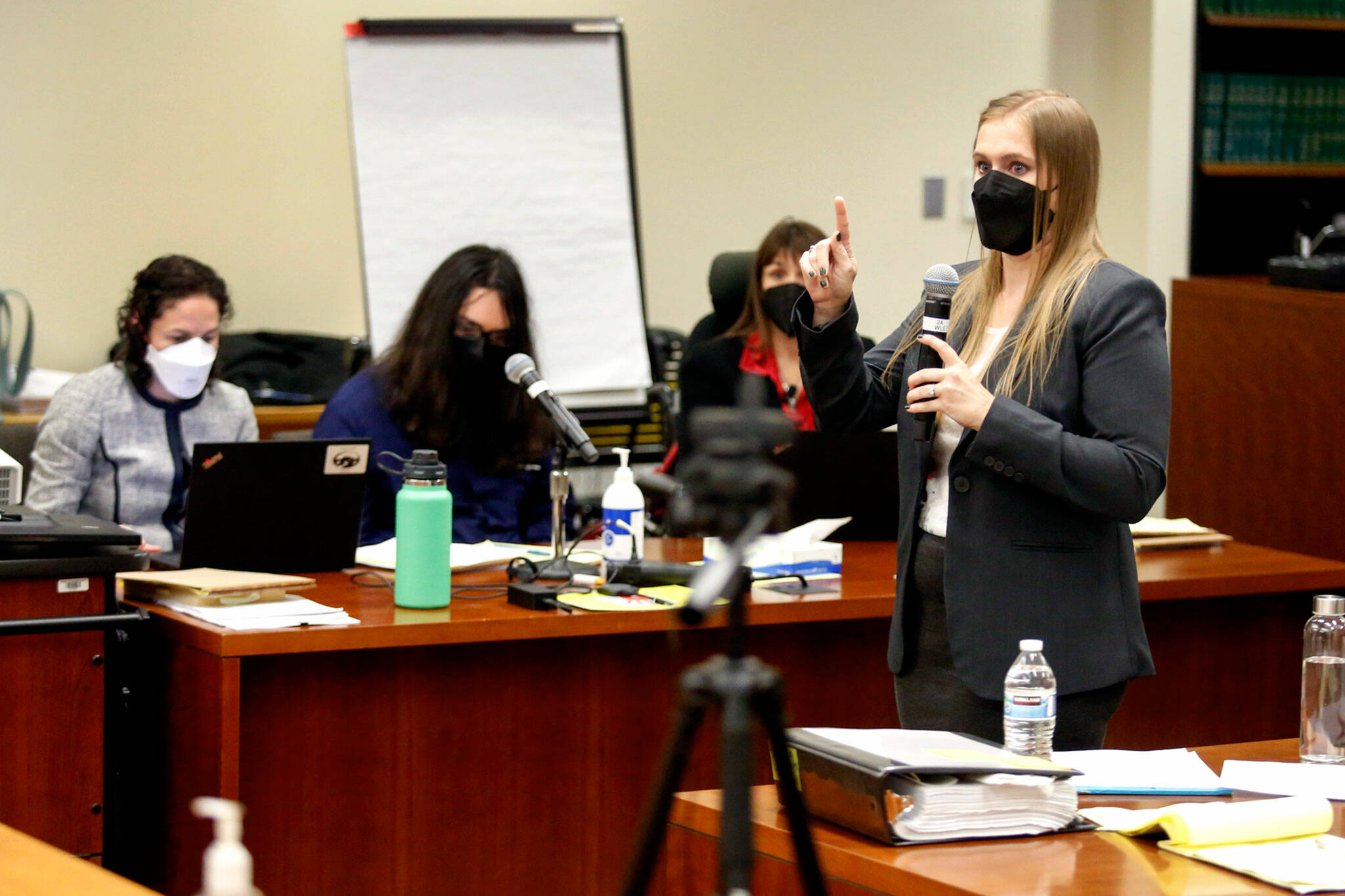 Deputy prosecutor Cheryl Johnson makes her opening statement Friday in Snohomish County Superior Court in Everett on Friday. (Kevin Clark / The Herald)