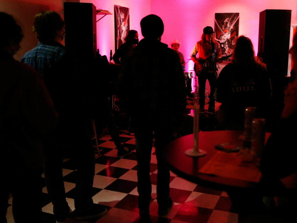 Steel Beans performs at Lucky Dime, former location of Black Lab Gallery, in Everett on Oct. 9. (Kevin Clark / The Herald)

