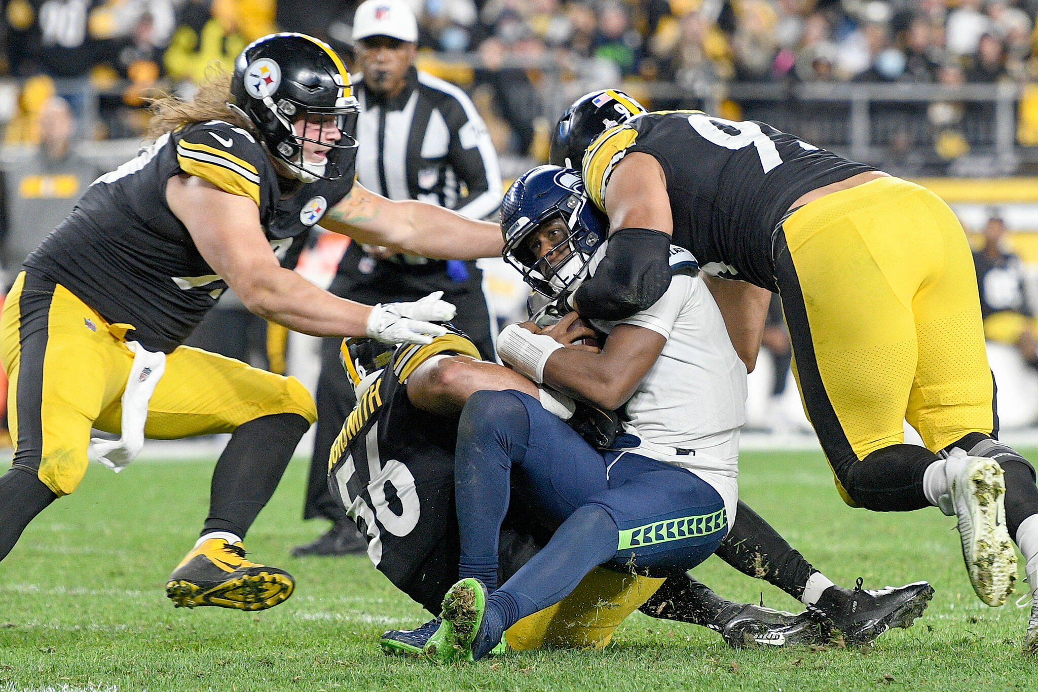 The Seahawks’ season is in danger of slipping away after they fell to 2-4 with an overtime loss to the Steelers last Sunday night. (AP Photo/Don Wright)