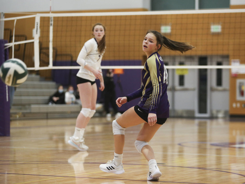 Lake Stevens’ Alyss Kelly watches the ball go out of bounds. (Andy Bronson / The Herald)
