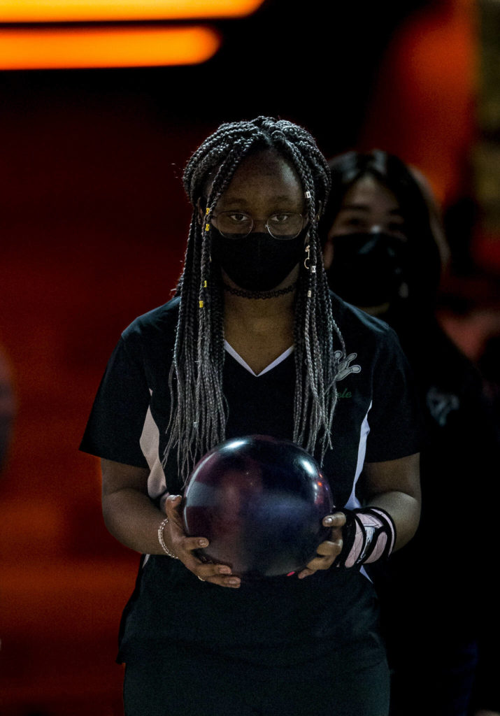 Jackson’s Mishele Ross prepares to bowl during a match against Everett on Wednesday in Lynnwood. (Olivia Vanni / The Herald)

