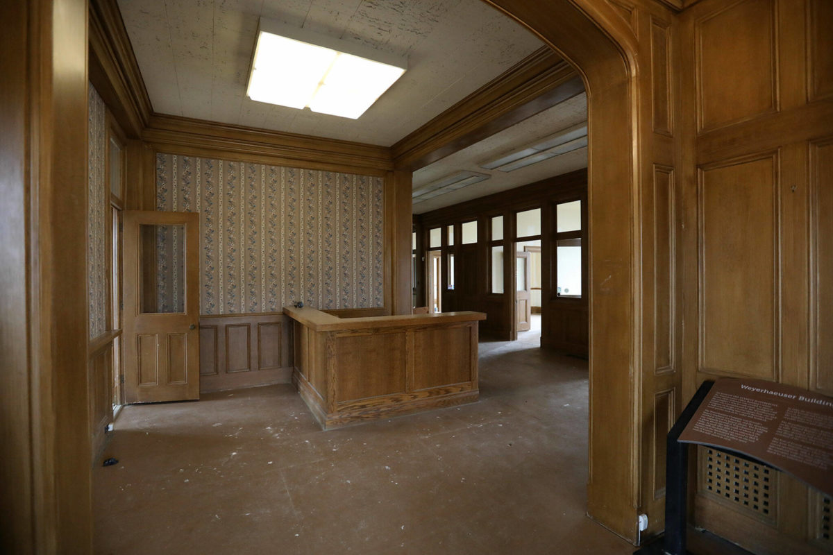 Port OKs historic Weyerhaeuser building lease with restaurateur