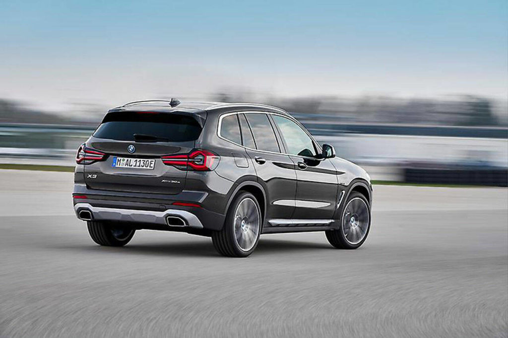 New taillight design is part of the styling revisions on the 2022 BMW X3. (Manufacturer photo)
