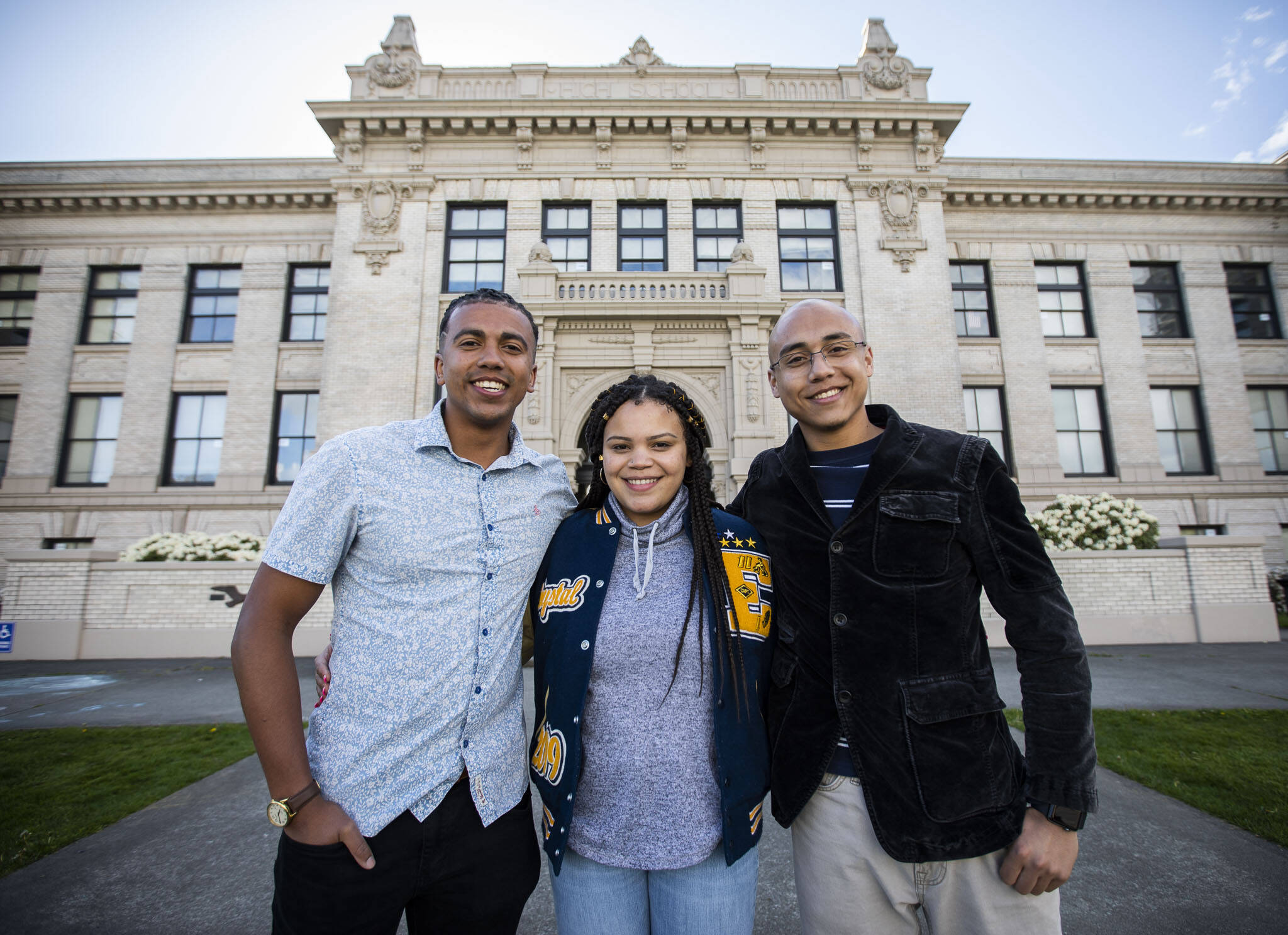 With help, they made it, so Everett High alums pay it forward
