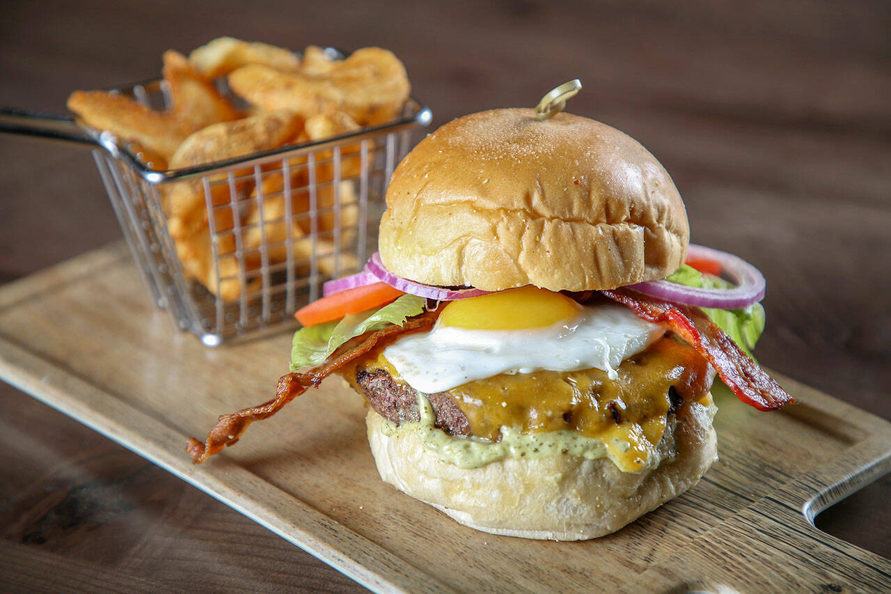 The Monster Burger, The Pig in a Poke is a best-seller at the Quil Ceda Creek Casino in Tulalip. (Quil Ceda Creek Çasino)