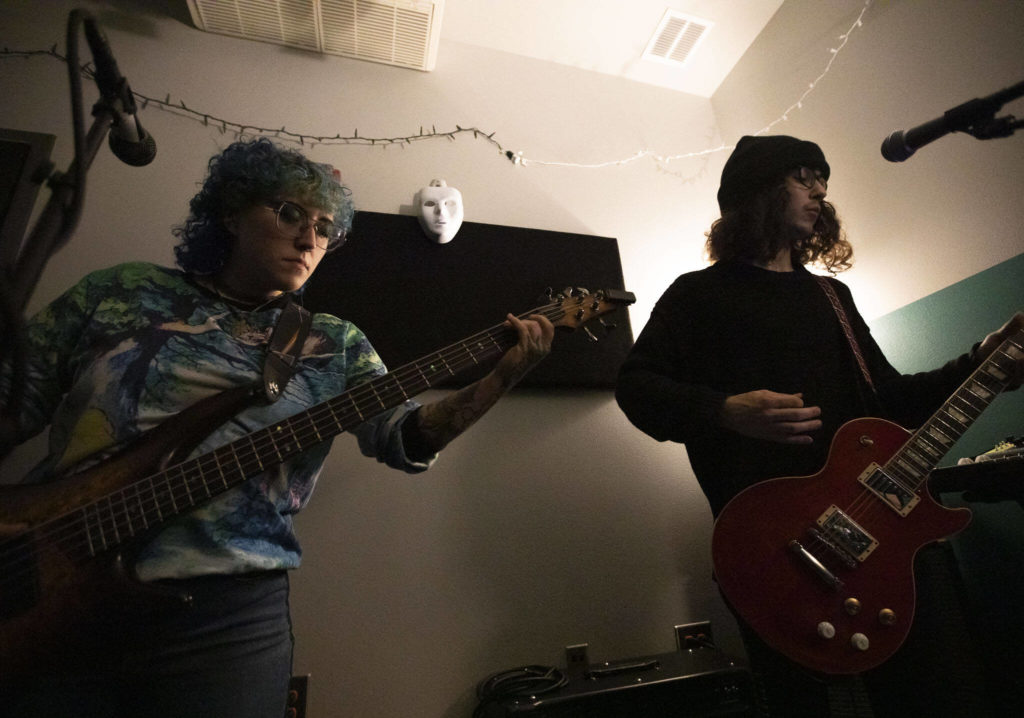 Stephanie Jones (left) and Max Stephens of Bad Optics practice May 17 in Everett. (Olivia Vanni / The Herald)
