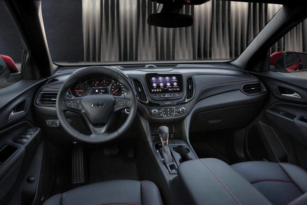 Highlights of the 2022 Chevrolet Equinox RS interior include black upholstery with red stitching and a unique sport-style shift knob. (Manufacturer photo)
