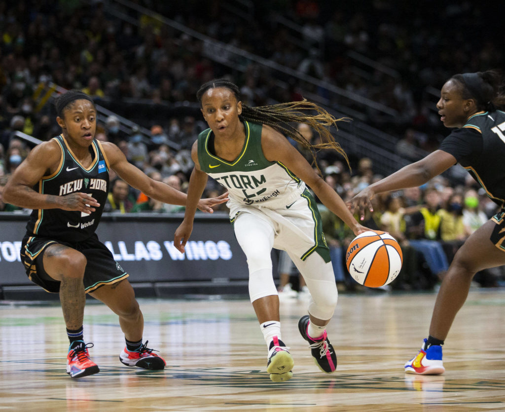 Seattle Storm’s Kiana Williams drives to the hoop during the game against the Liberty on Sunday, May 29, 2022 in Seattle, Washington. (Olivia Vanni / The Herald)
