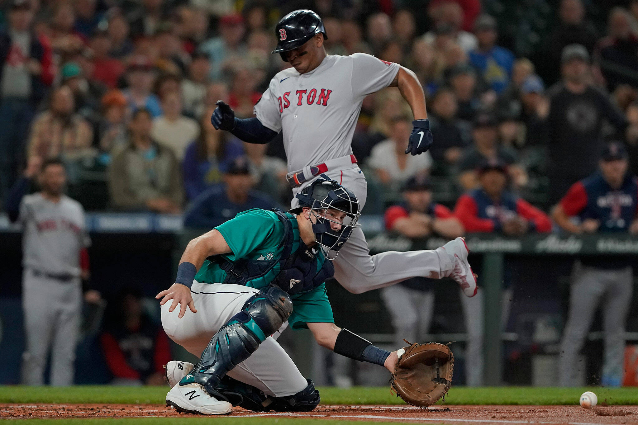 Martinez, Dalbec homers give Sox 4-3 win over Mariners