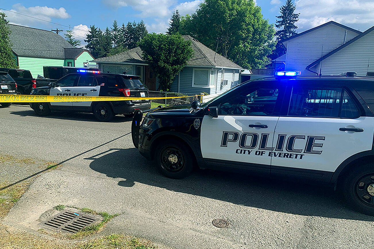 Everett police responded to a double homicide in the 2000 block of Lexington Avenue on the afternoon of June 20, 2022. (Jake Goldstein-Street / The Herald)