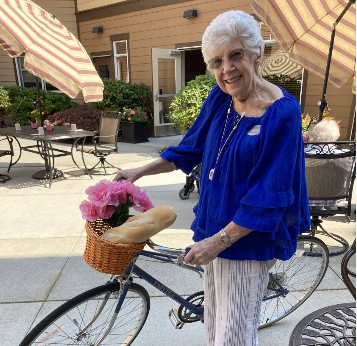 Embracing “community” in every sense of the word, Quail Park of Lynnwood is a space where residents thrive – exploring, discovering and sharing with friends, family, fellow residents and the care team.