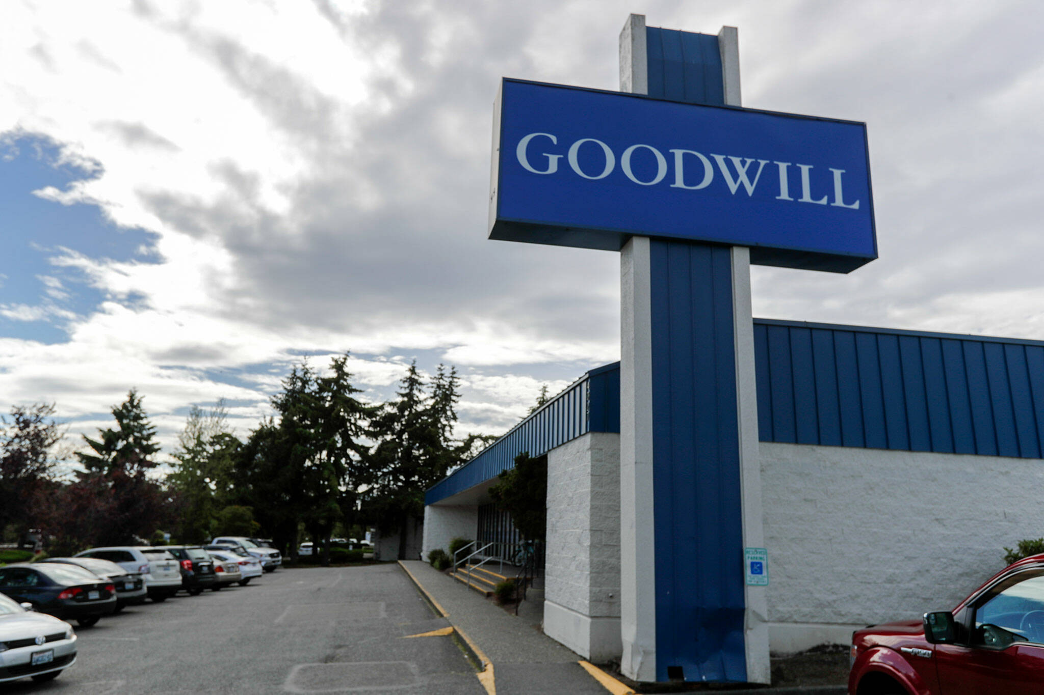 14 News gets look inside new Goodwill inside Washington Square