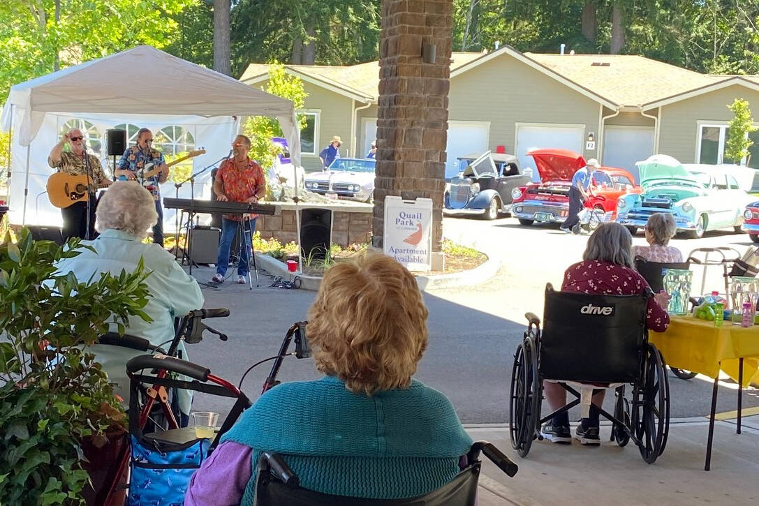 With shady spaces outside and air-conditioned spaces inside, Quail Park of Lynnwood keeps things cool, even on the hottest days.