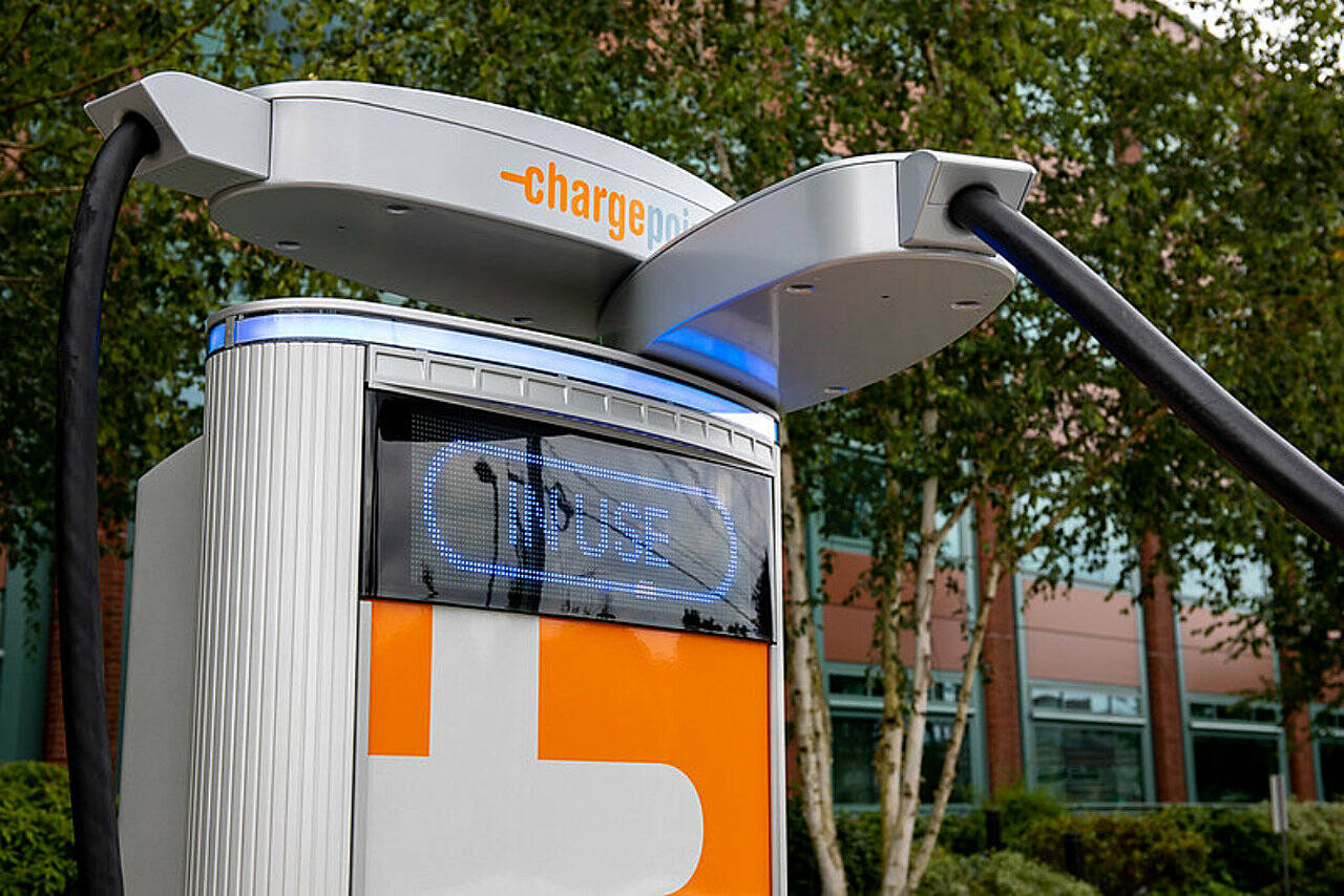 The Snohomish County PUD recently installed two electric vehicle fast chargers adjacent to public parking stalls on the north side of the Electric Building.
