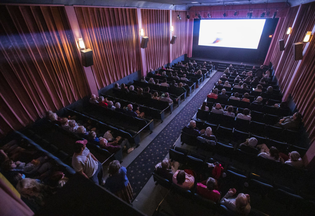 Patrons filled The Clyde Theater for previews before the show. (Olivia Vanni / The Herald)
