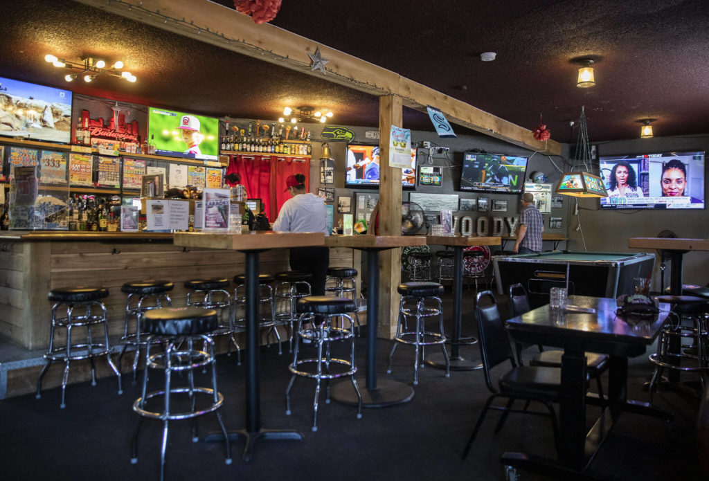 Inside Woody’s in Shoreline. (Olivia Vanni / The Herald)
