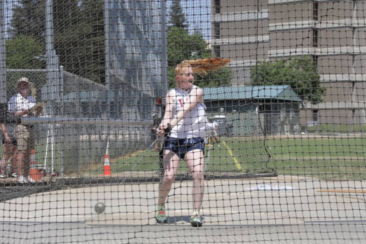 Mukilteo native Kim Beard competes in the hammer throw at the USATF National Junior Olympic Track and Field Championships in Sacramento, Calif. (Provided photo)