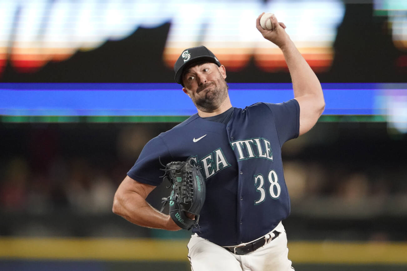 Ray takes nohitter into 7th, Mariners top Nationals