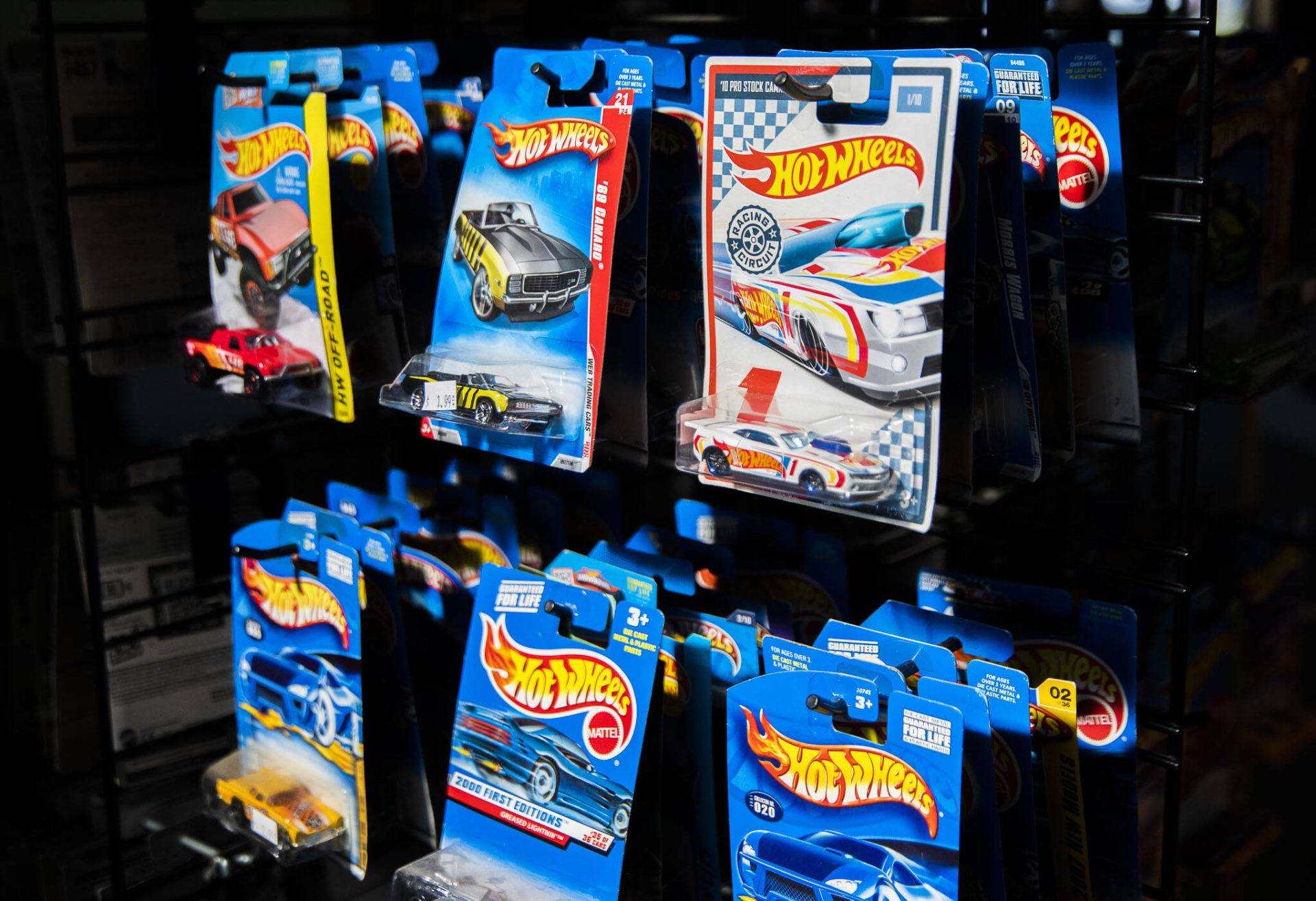 In business since the ’70s, Everett hobby shop gets new owner