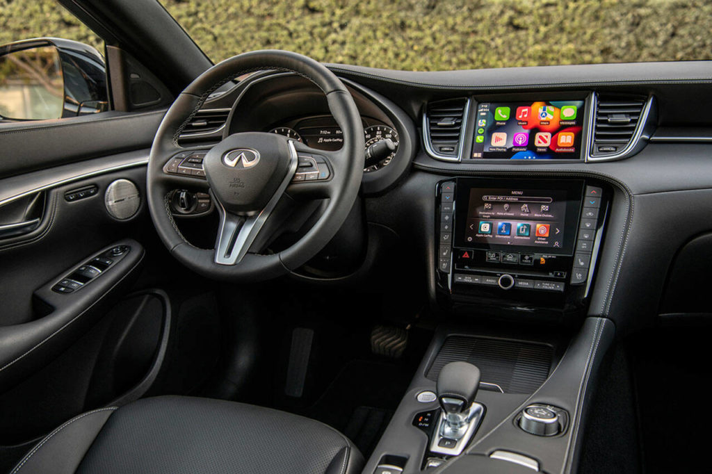 A dual-screen infotainment system is standard on every 2023 Infiniti QX55 model. (Infiniti)
