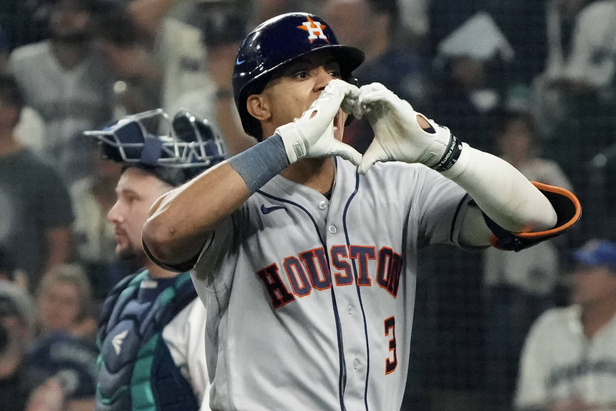 Broken hearts: M's ousted by Astros in 18-inning thriller