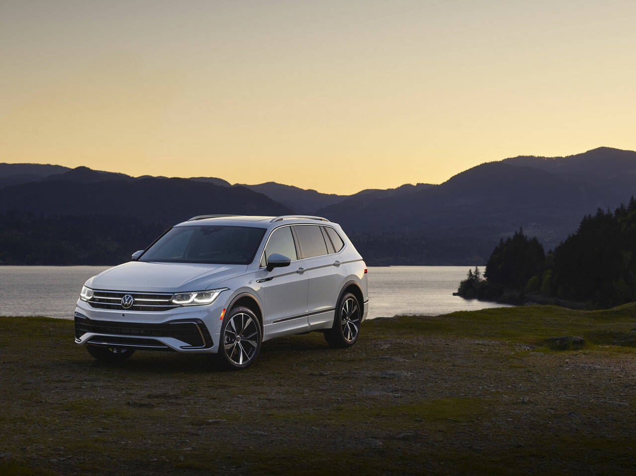 The 2022 Volkswagen Tiguan compact SUV has freshened exterior and interior styling. (Volkswagen)