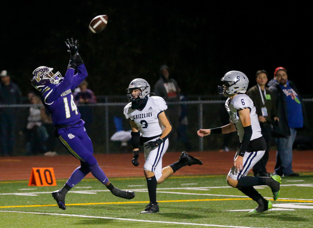 Isaac Redford and the Vikings sported a balanced offensive attack in their beatdown of Glacier Peak. (Ryan Berry / The Herald)
