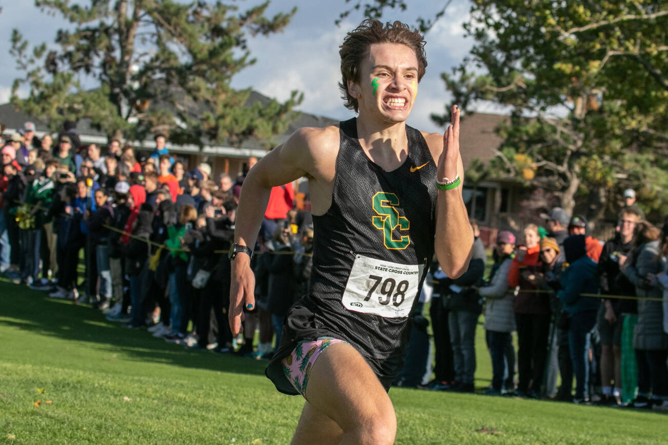 Shorecrest High School’s Luke Schmidt (798), finishes 4th in the 3A boys WIAA state cross country tournament on Saturday, Nov. 5, 2022, at Sun Willows Golf Course in Pasco, Wash. (TJ Mullinax/The Herald)