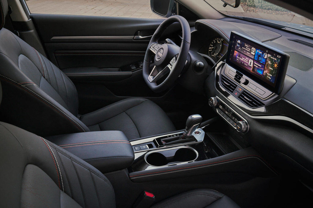 A new 12.3-inch infotainment touchscreen highlights the 2023 Nissan Altima interior. (Nissan)
