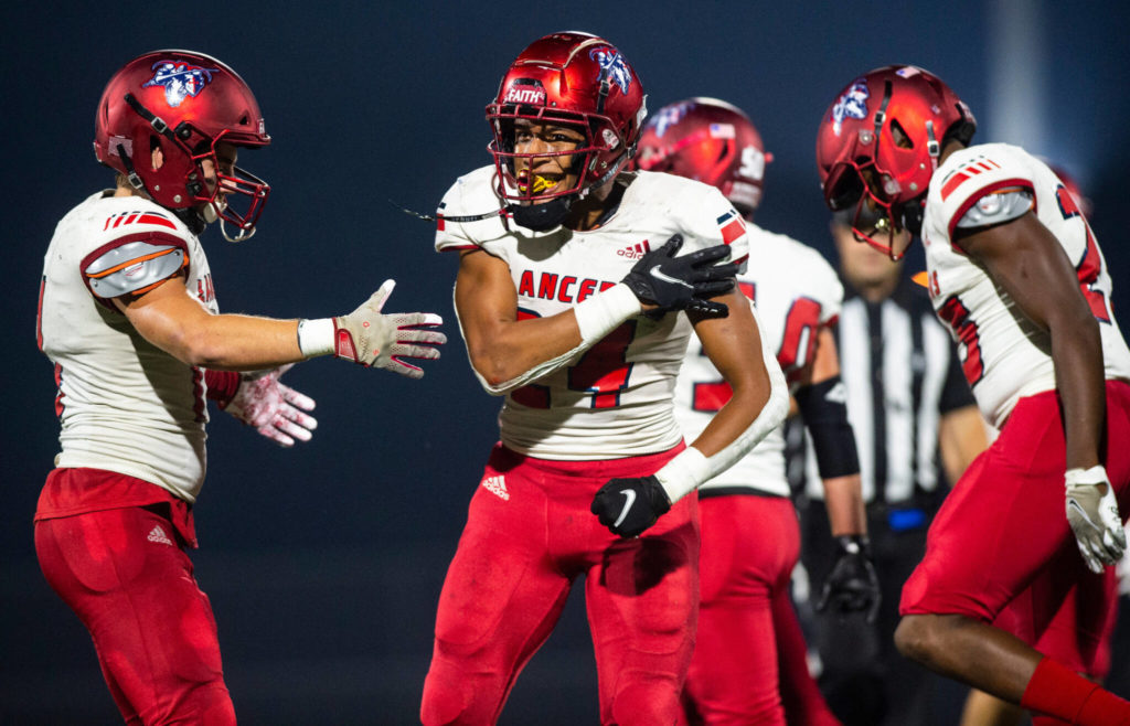 Arizona State-bound linebacker Xe’Ree Alexander (24) anchors the Kennedy Catholic defense. (Cheyenne Boone/The News Tribune)
