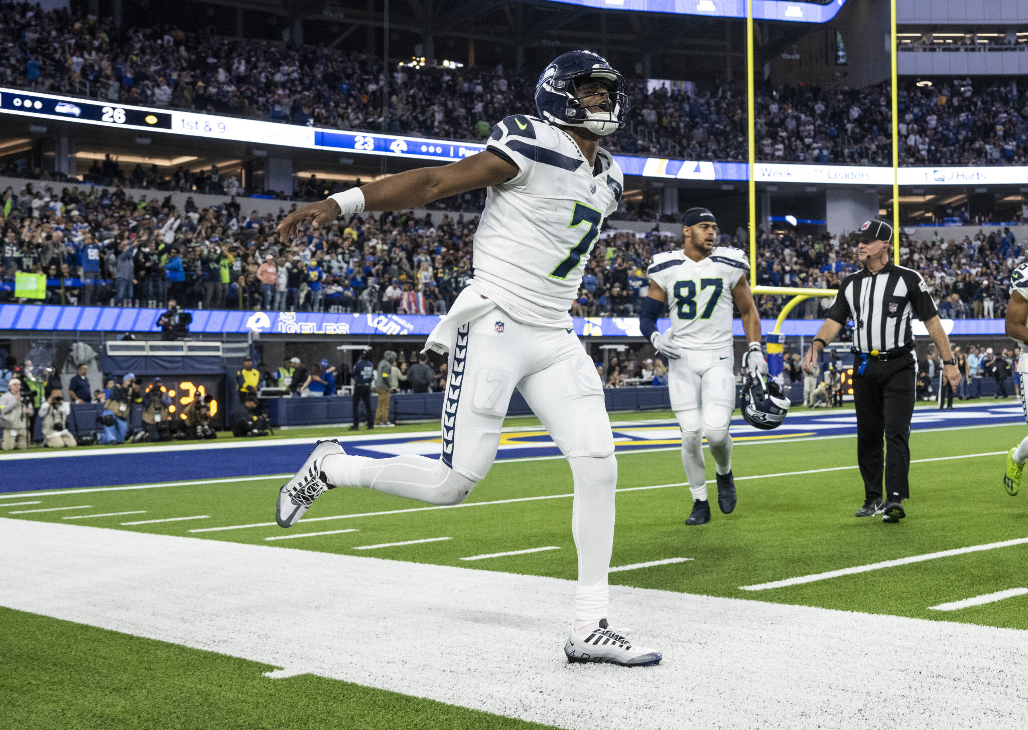 Seahawks quarterback Geno Smith reacts after a touchdown during a game against the Rams this past Sunday in Inglewood, Calif. (AP Photo/Kyusung Gong)