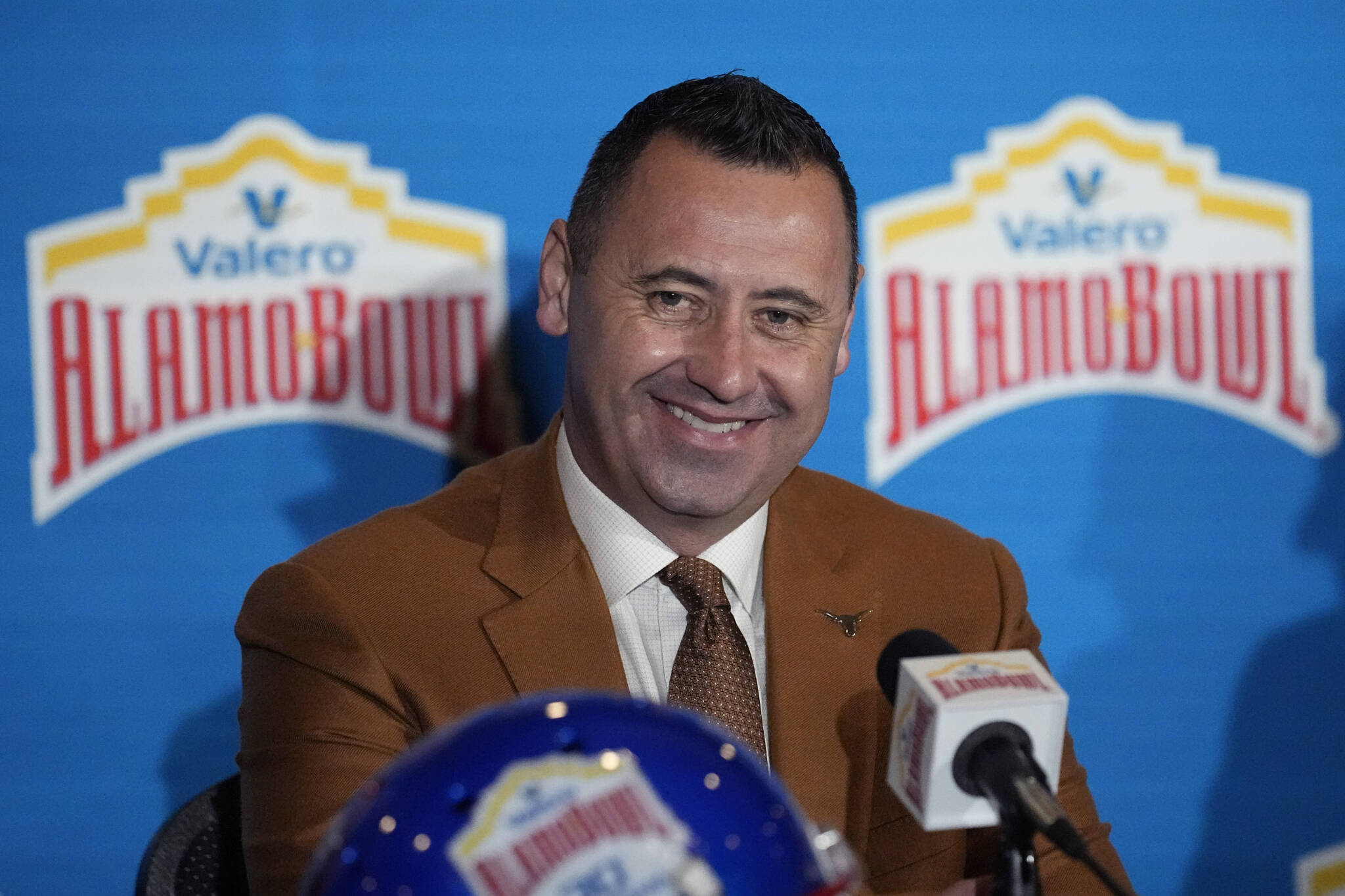 Texas coach Sarkisian recalls 'special time' at Washington | HeraldNet.com