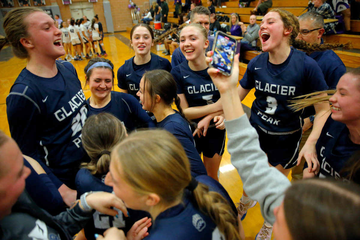 Glacier Peak girls hold off Kamiak, clinch Wesco 4A title