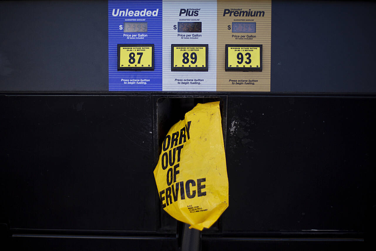 A gas pump is covered with a plastic bag during a fuel outage at a station in Smyrna, Ga., in September, 2016. (David Goldman / Associated Press)
