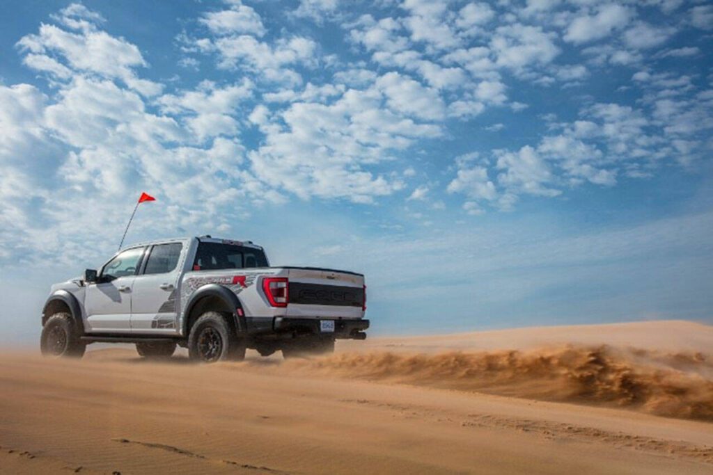 The Raptor R’s 700-horsepower supercharged V8 makes child’s play out of deep sand. (Ford)
