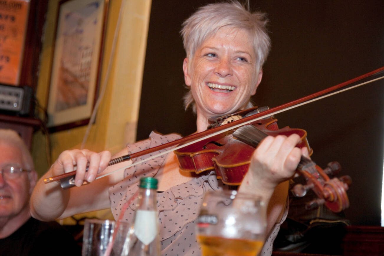 To find an Irish music session in a pub, wander a town and follow your ear.