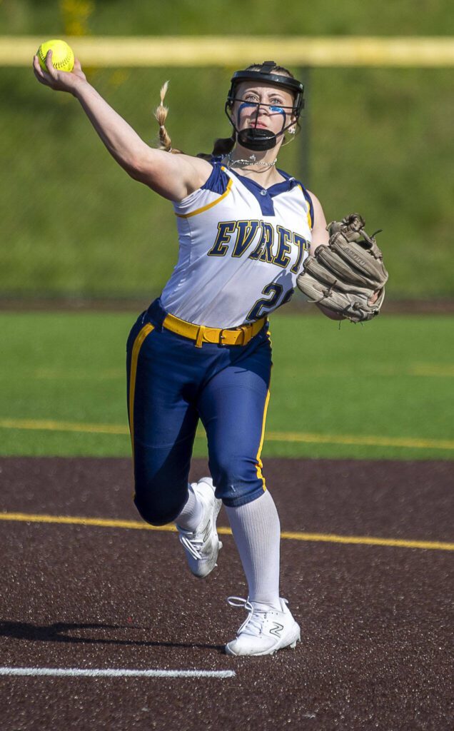 Everett’s Isa Davis (28) throws the ball during a game between Everett and Cascade at Phil Johnson Ballfields in Everett, Washington on Thursday, May 18, 2023. Cascade won in the ninth inning, 16-15. (Annie Barker / The Herald)
