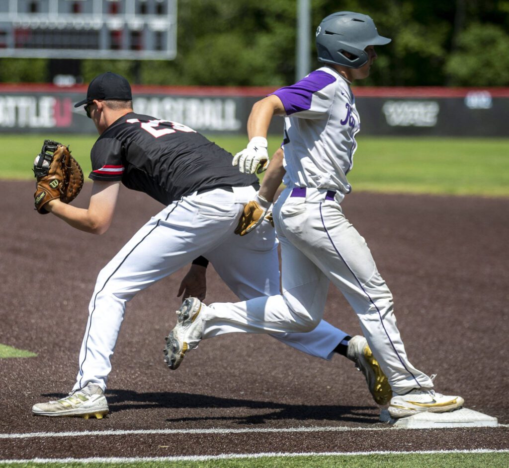 Scenes during a game between Mountlake Terrace and Lake Washington at Bannerwood Park in Bellevue on Saturday May 20, 2023. Lake Washington won, 6-0. (Annie Barker / The Herald)
