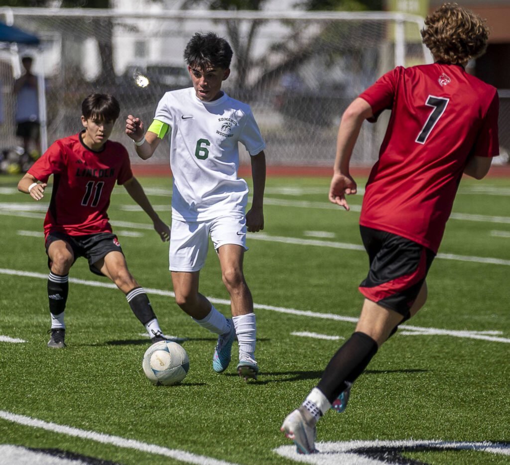Edmonds-Woodway’s Edgar Cabrera (6) moves with the ball during a game between Edmonds-Woodway and Lincoln of Seattle at Sparks Stadium in Puyallup, Washington on Friday, May 26, 2023. Edmonds-Woodway lost, 6-1. (Annie Barker / The Herald)
