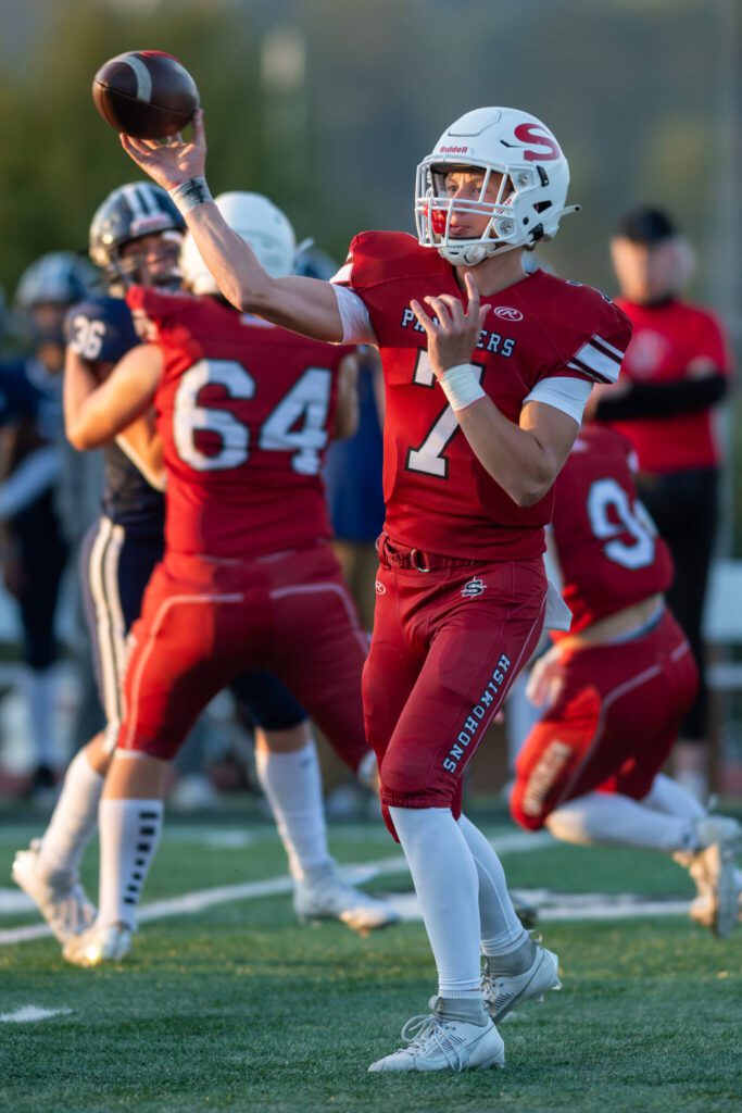 Snohomish quarterback David Hammer (7) passes the ball during a game against Glacier Peak on Sept. 1, 2023, at Snohomish High School. (John Gardner / Pro Action Image)
